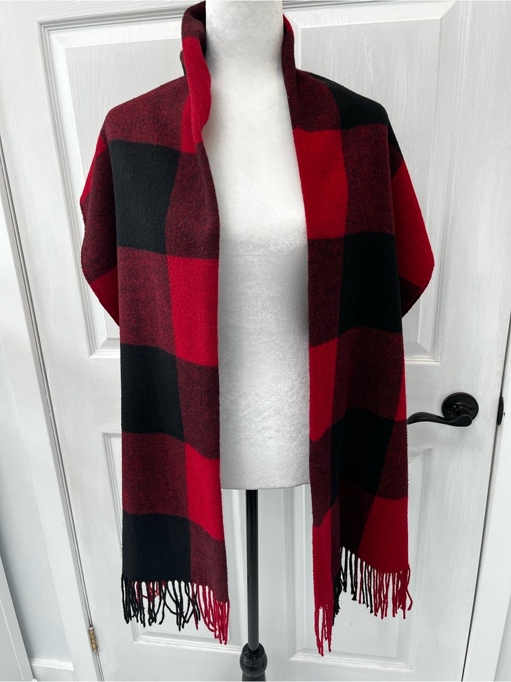 Roots Canada Red Black Buffalo Plaid Fringe Scarf Oversized Wrap Blanket Scarf